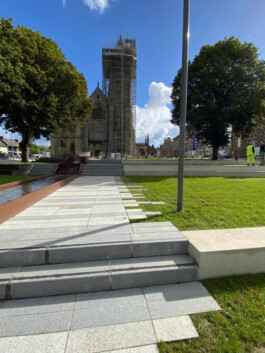SITE place de la Carhédale de Dol de Bretagne 