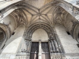 Église Saint-Germain-l’Auxerrois - restauration complète du massif occidental, création de vitraux et restauration des peintures murales et des sculptures